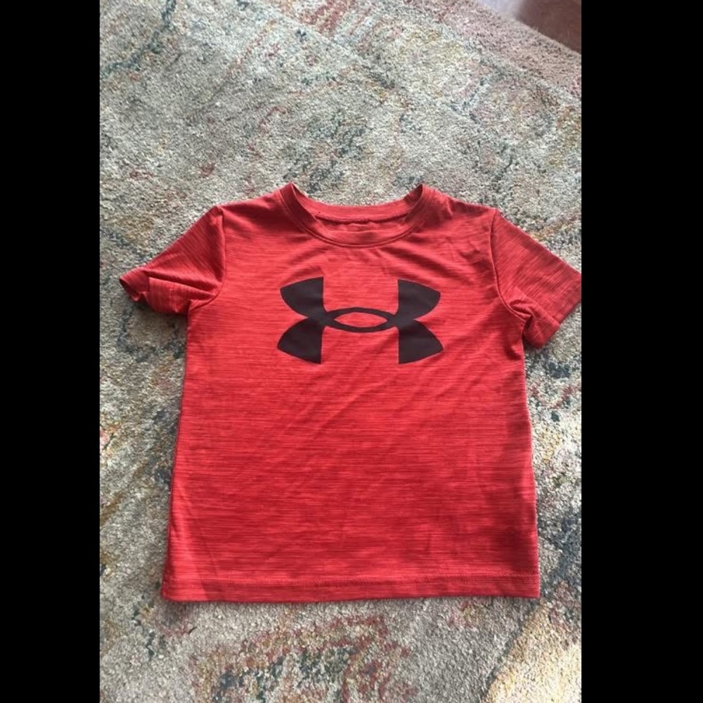 Under Armour Red and Black Short Sleeve Tee
